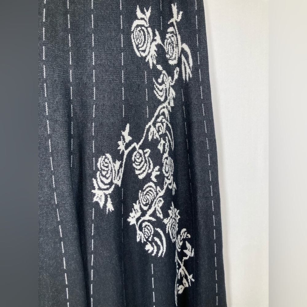 $13!!! End of season sale ends April 3rd Add to bundle for sale price - Picture 2 of 12